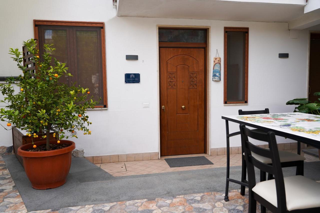 Familiainn Rooms & Apartments Pompei Bagian luar foto