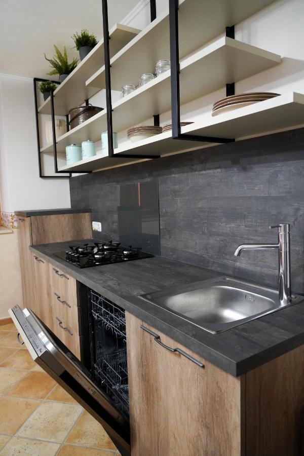 Familiainn Rooms & Apartments Pompei Bagian luar foto