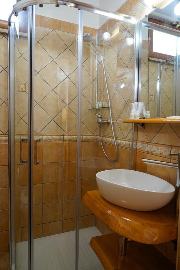 Familiainn Rooms & Apartments Pompei Bagian luar foto